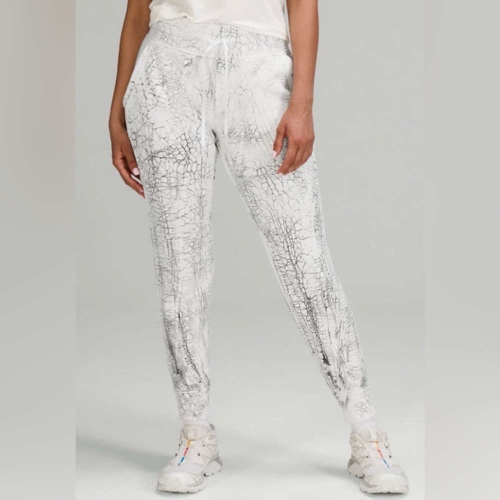 Lululemon Warm Down Jogger Size 6 Thread Dye Mid Rise 7/8 W29” x L29” Worn Once